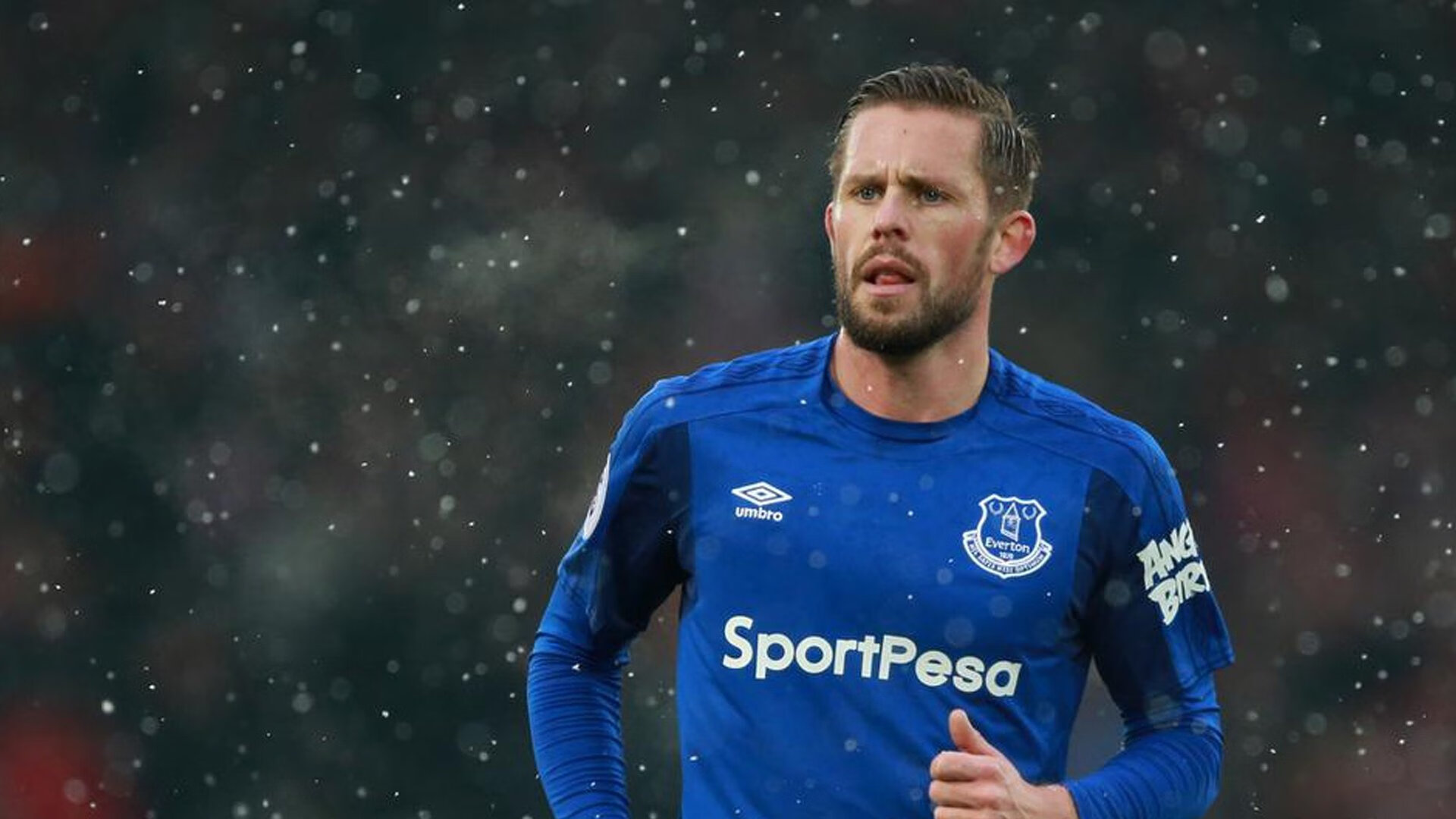 体育赛事直播-当轻取成为背景音，奥恰洛夫扛起全队的启示